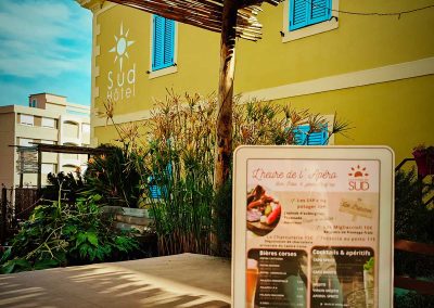 Apéro terrasse Sud Hôtel Bastia